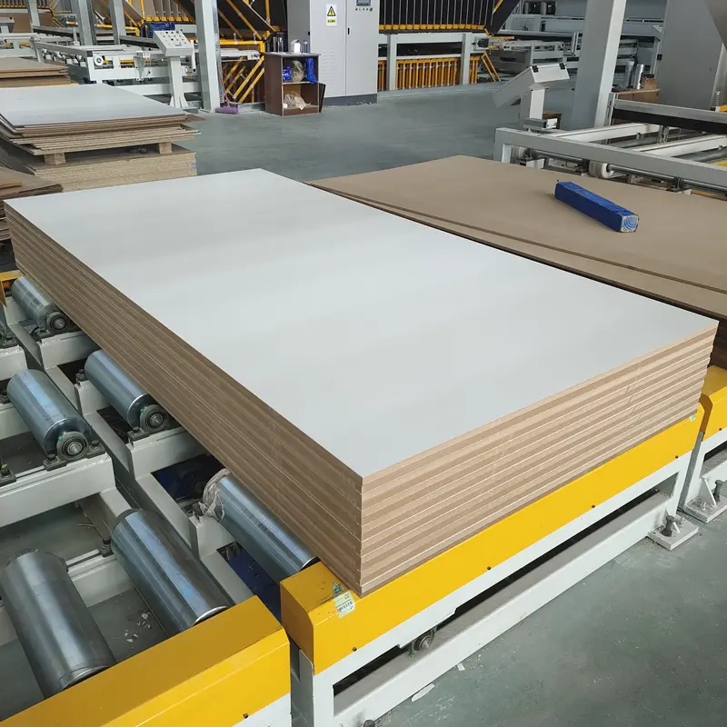 Finished plywood warehouse for bulk orders