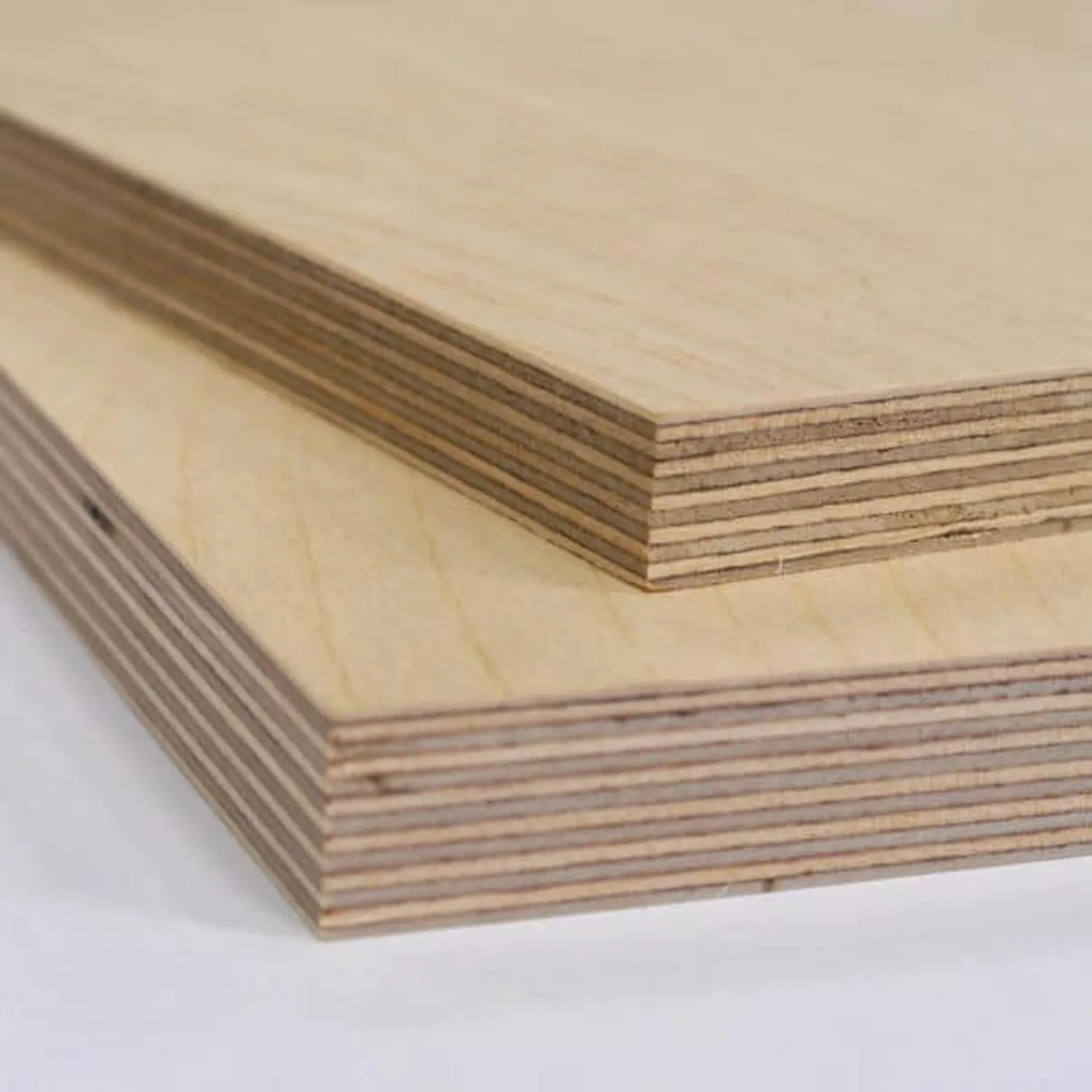 Birch plywood panels with smooth birch surface and layered plywood core